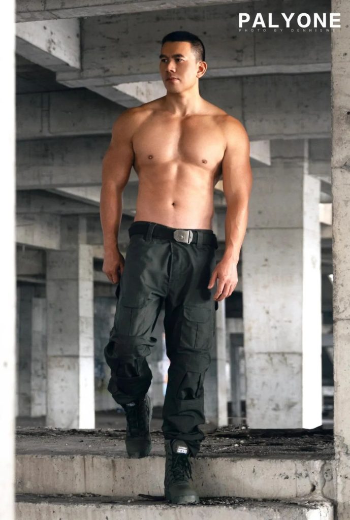 人夫感十足的重庆大叔,四十岁壮实男人你爱吗? 人夫感十足的重庆大叔,四十岁壮实男人你爱吗?