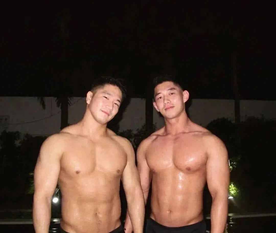 最帅的一对肌肉夫夫情侣，有新欢了！