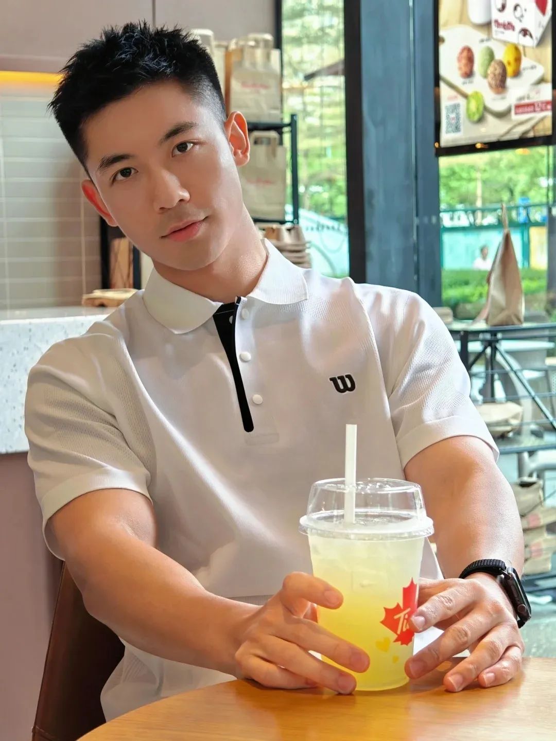 井太鹿比 3 月为了礼物风波退圈,现越来越精致了 井太鹿比 3 月为了礼物风波退圈,现越来越精致了