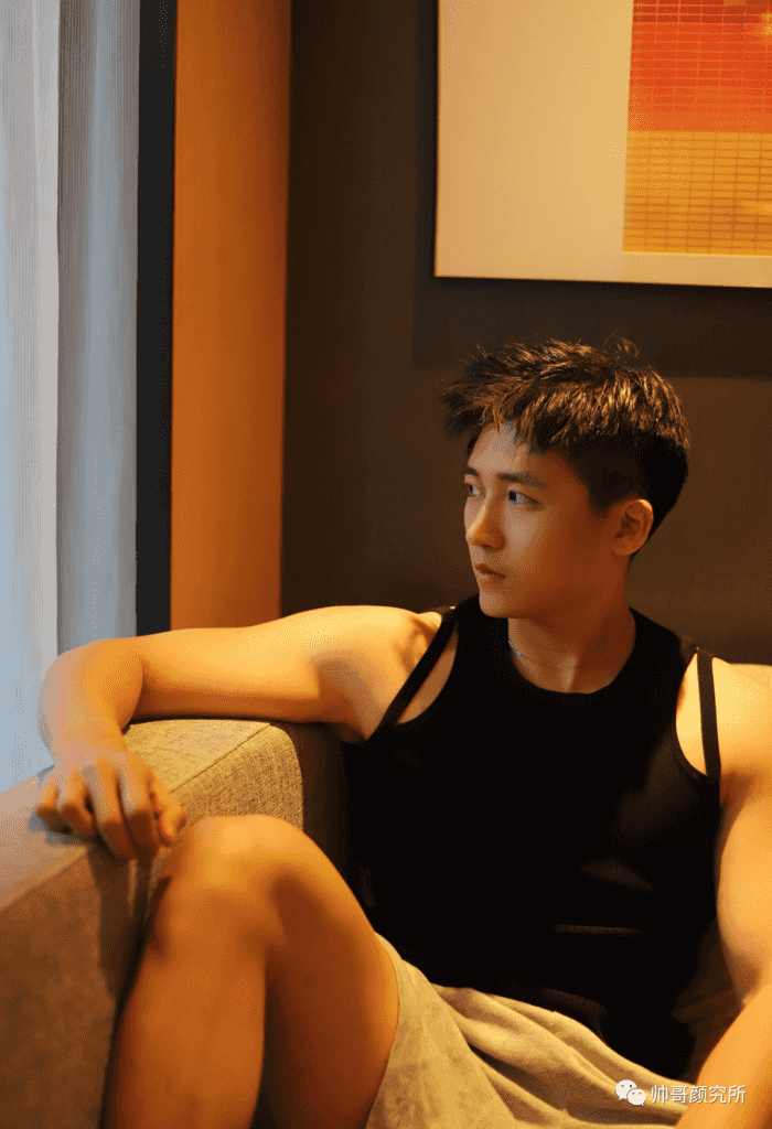 阳光可爱小奶狗!感觉嫩得掐出水 | 颜值帅哥 阳光可爱小奶狗!感觉嫩得掐出水 | 颜值帅哥