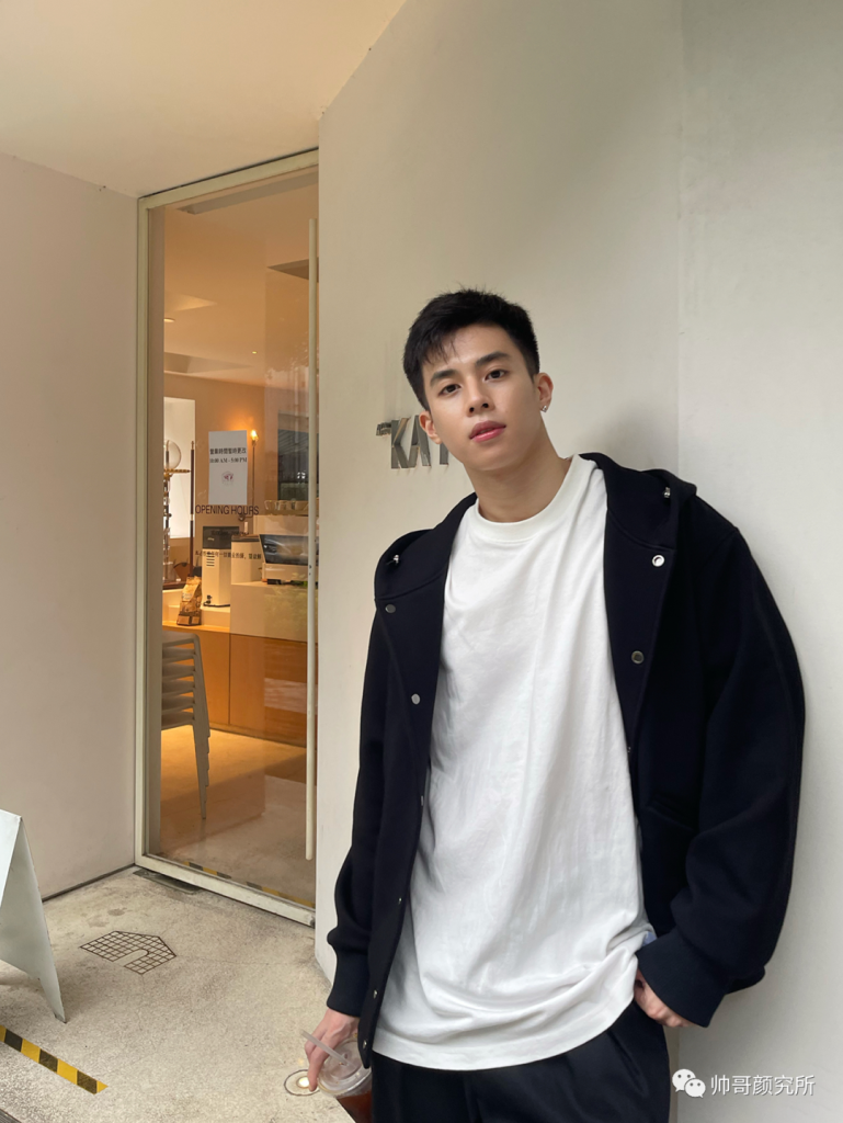 这小子可真俊！网友：小粗腿太可口了 | 颜值帅哥