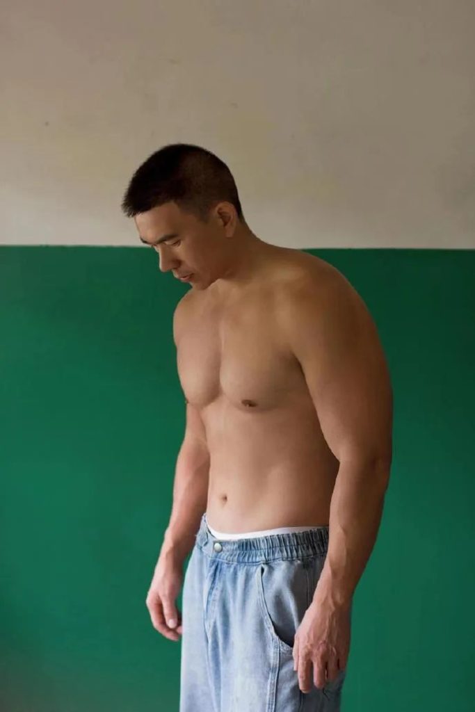 人夫感十足的重庆大叔,四十岁壮实男人你爱吗? 人夫感十足的重庆大叔,四十岁壮实男人你爱吗?