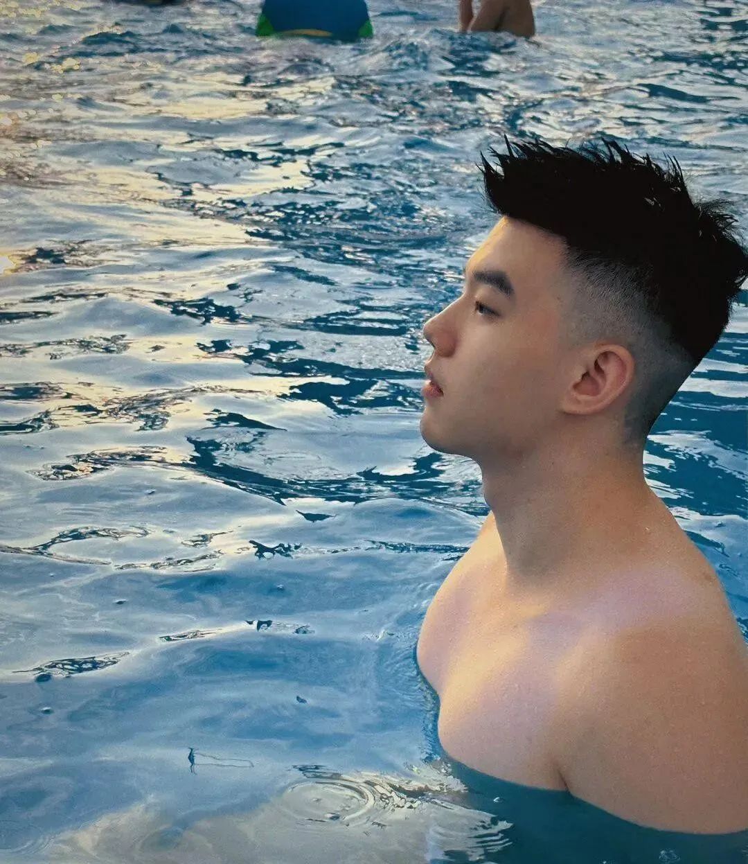 湖南肉壮型肌肉男，气质优零