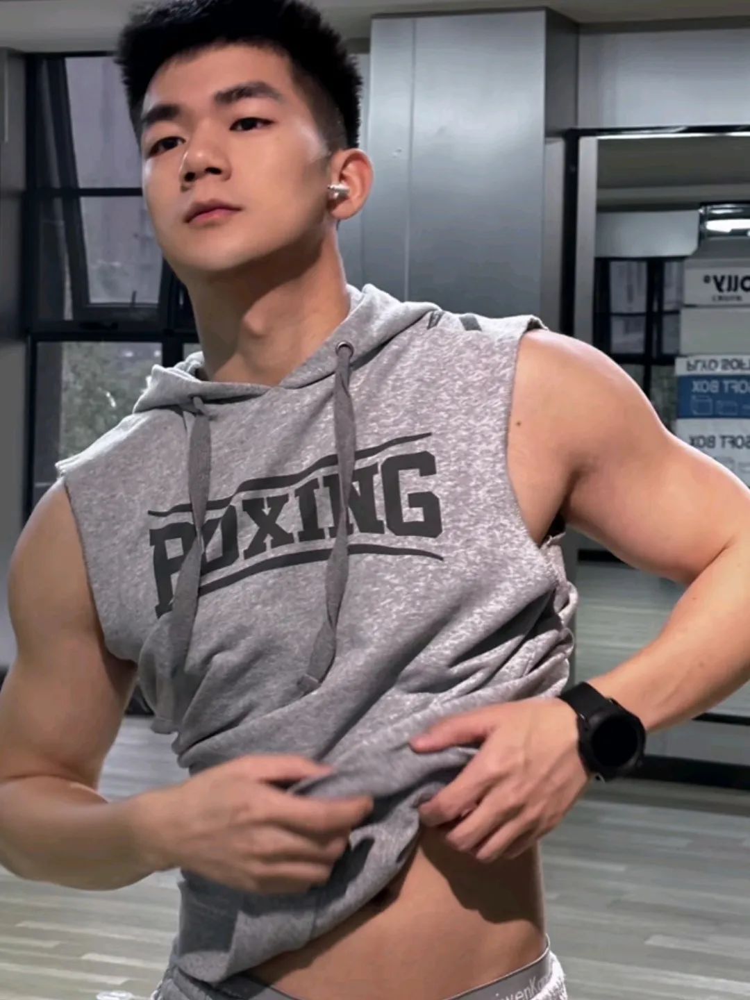爆！185cm 体育生男神稳占 TOP3，网友：这谁顶得住！