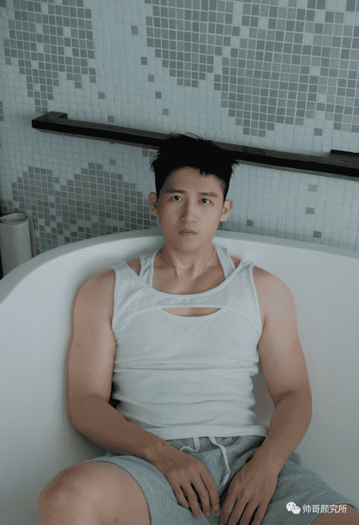 阳光可爱小奶狗!感觉嫩得掐出水 | 颜值帅哥 阳光可爱小奶狗!感觉嫩得掐出水 | 颜值帅哥