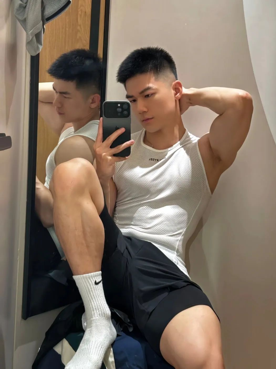 爆！185cm 体育生男神稳占 TOP3，网友：这谁顶得住！