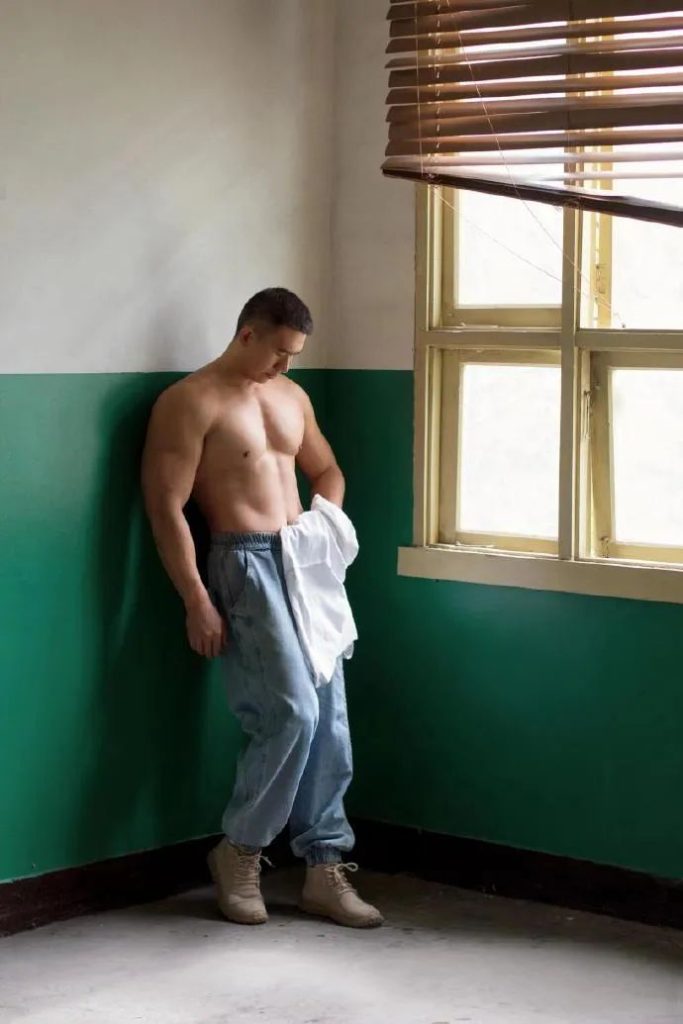 人夫感十足的重庆大叔,四十岁壮实男人你爱吗? 人夫感十足的重庆大叔,四十岁壮实男人你爱吗?