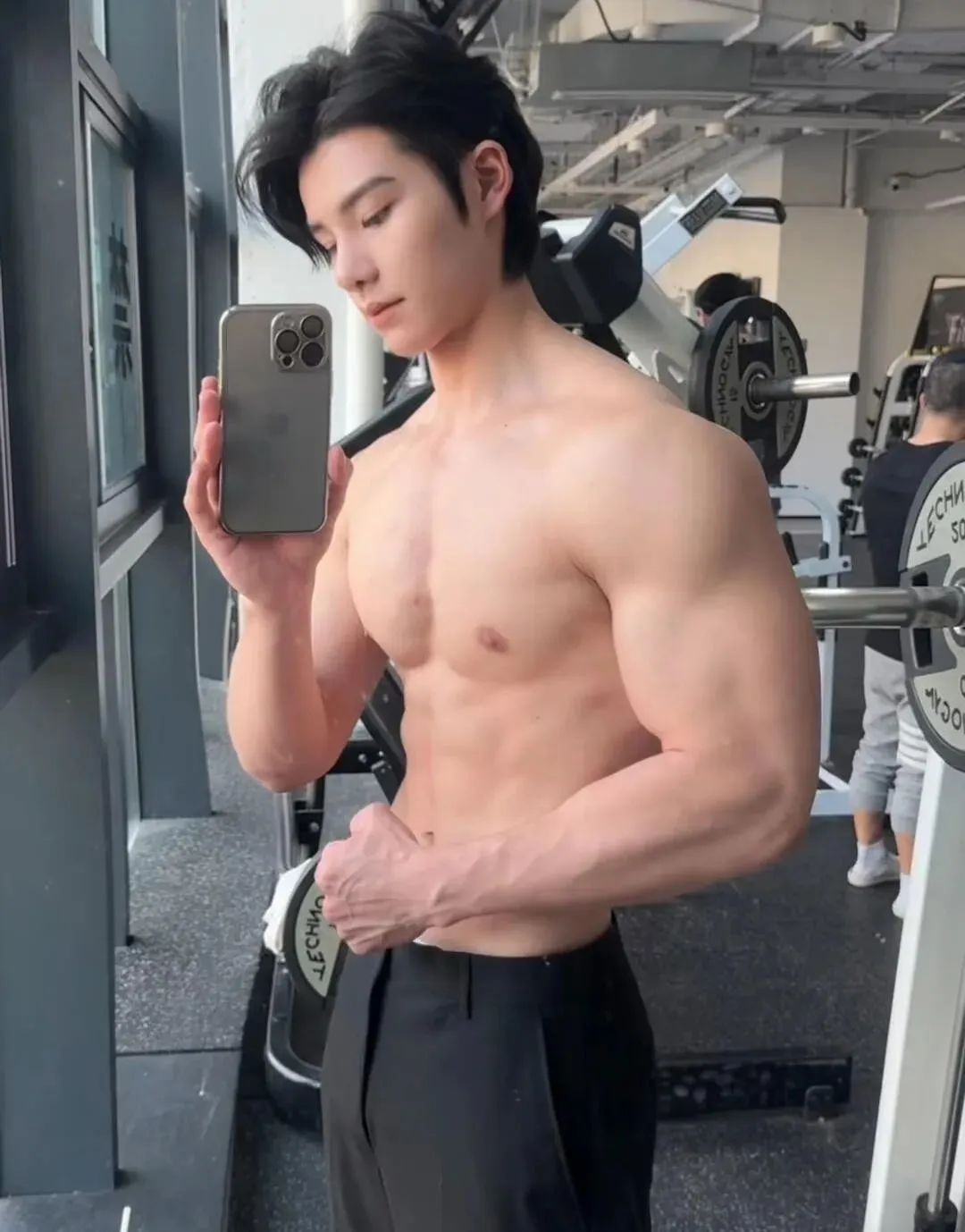 185cm 川渝猛男！双开门肌肉湿身诱惑，燃爆眼球