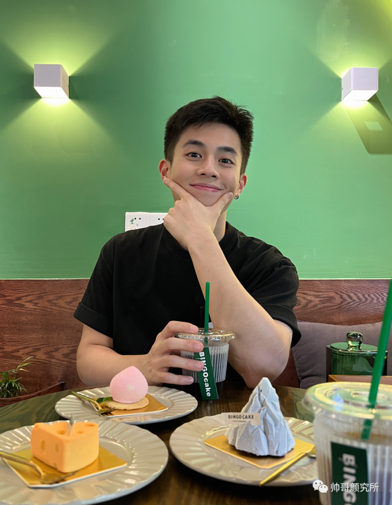 这小子可真俊！网友：小粗腿太可口了 | 颜值帅哥