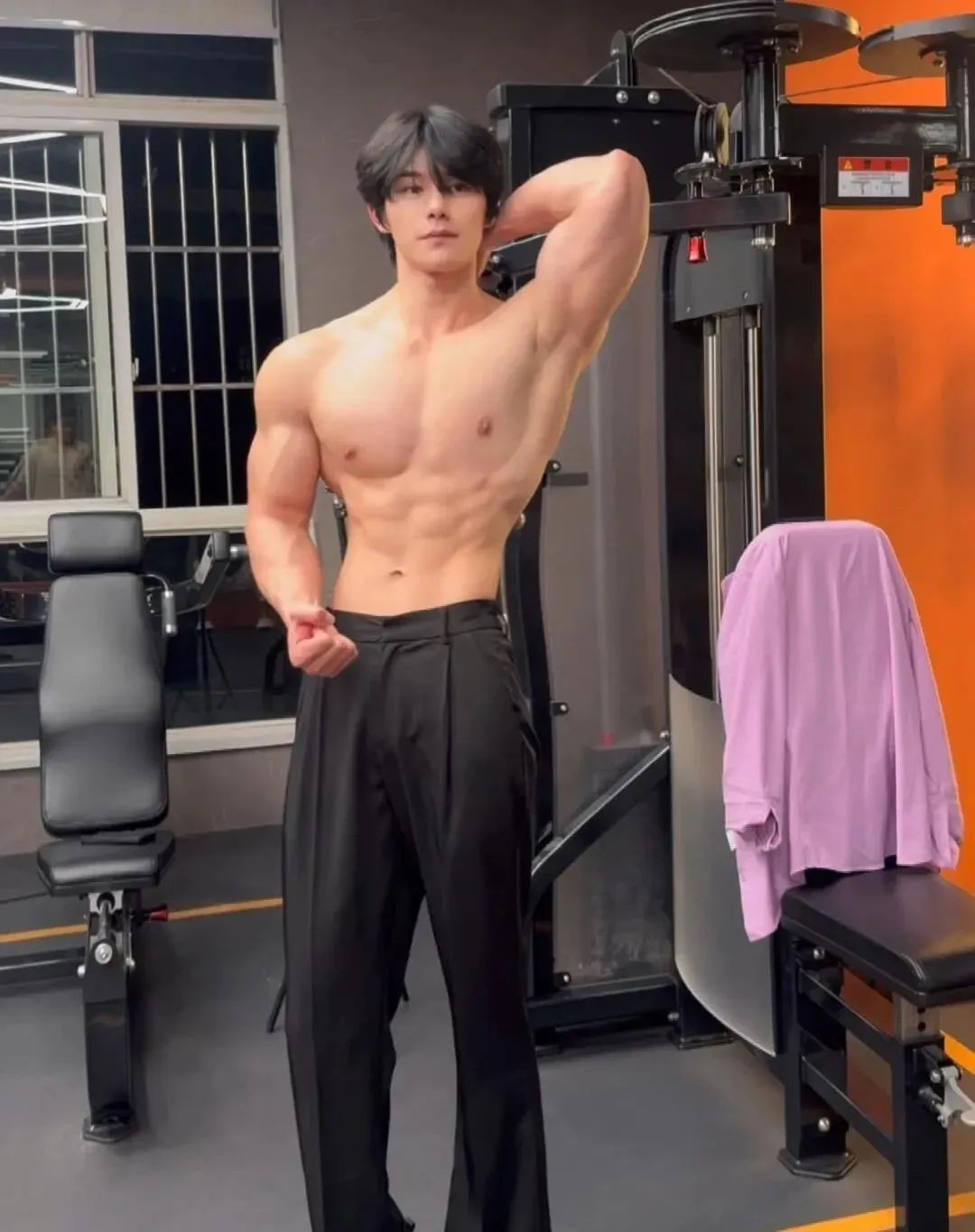 185cm 川渝猛男！双开门肌肉湿身诱惑，燃爆眼球