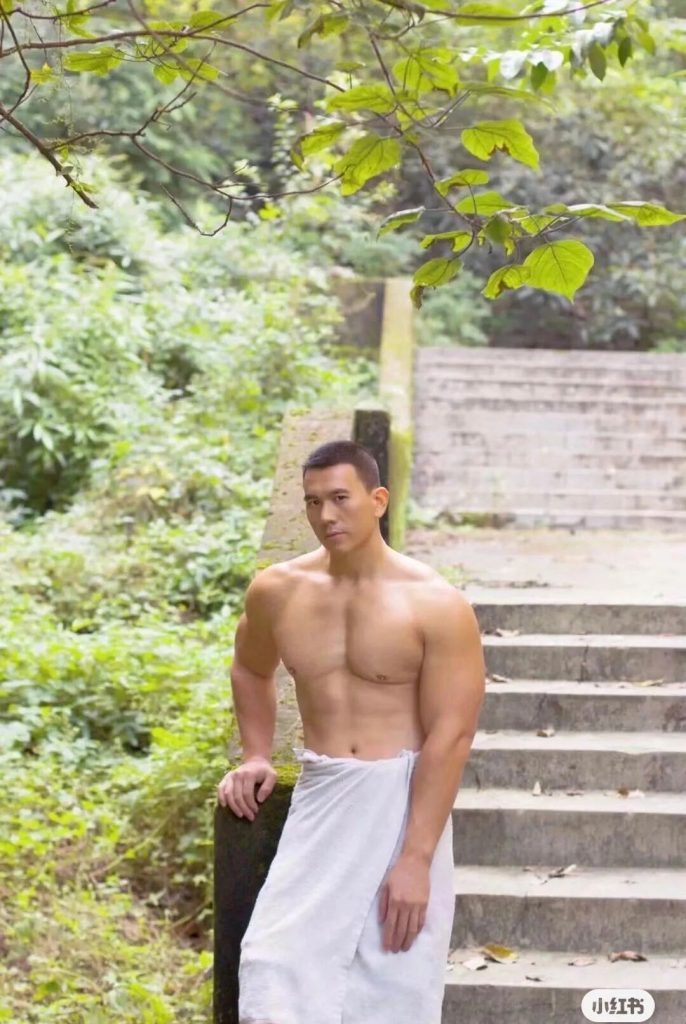 人夫感十足的重庆大叔,四十岁壮实男人你爱吗? 人夫感十足的重庆大叔,四十岁壮实男人你爱吗?