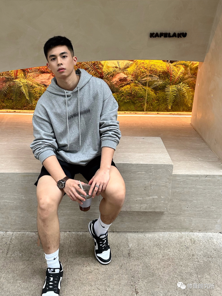 这小子可真俊！网友：小粗腿太可口了 | 颜值帅哥