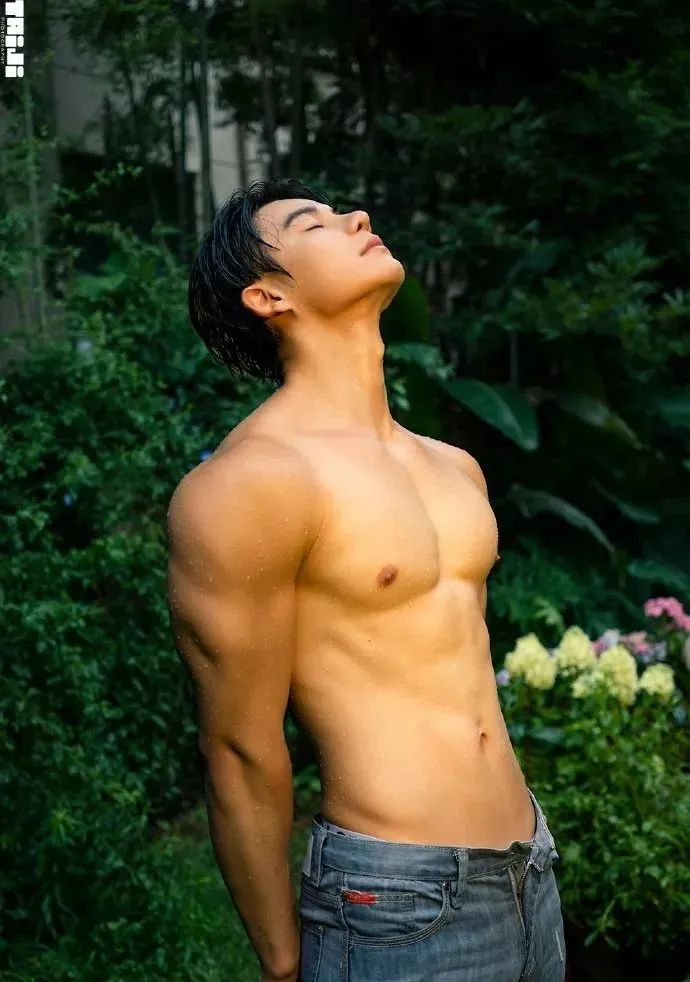 粗野男菩萨，退伍筋肉小哥深山拍大片