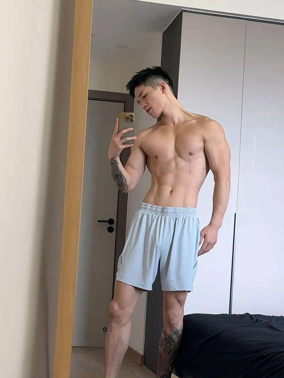 粗野男菩萨，退伍筋肉小哥深山拍大片