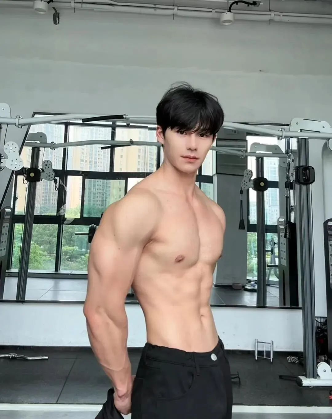 185cm 川渝猛男！双开门肌肉湿身诱惑，燃爆眼球