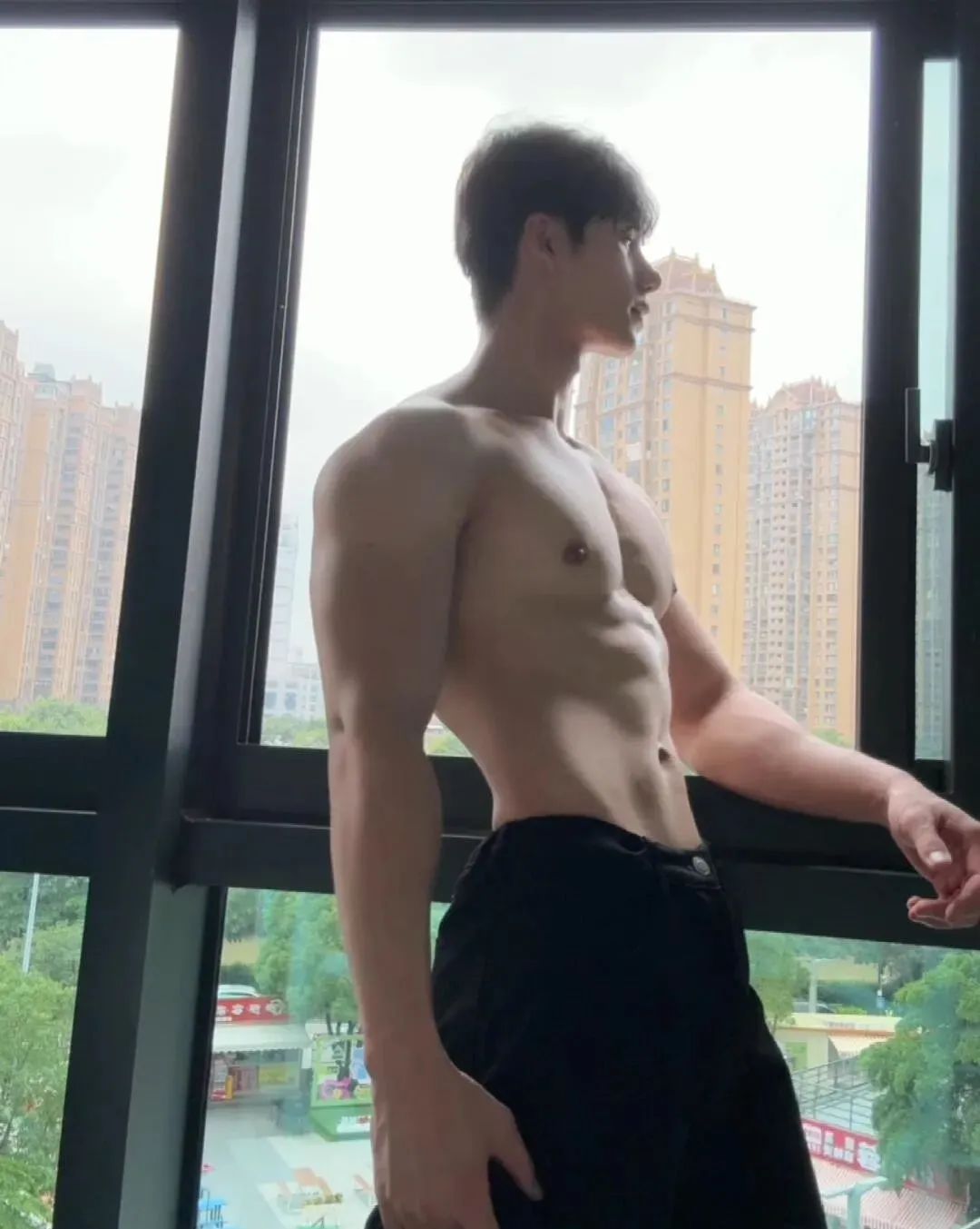 185cm 川渝猛男！双开门肌肉湿身诱惑，燃爆眼球