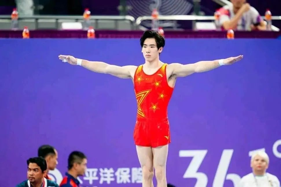 新体操男神，大秀引得网友震撼不已