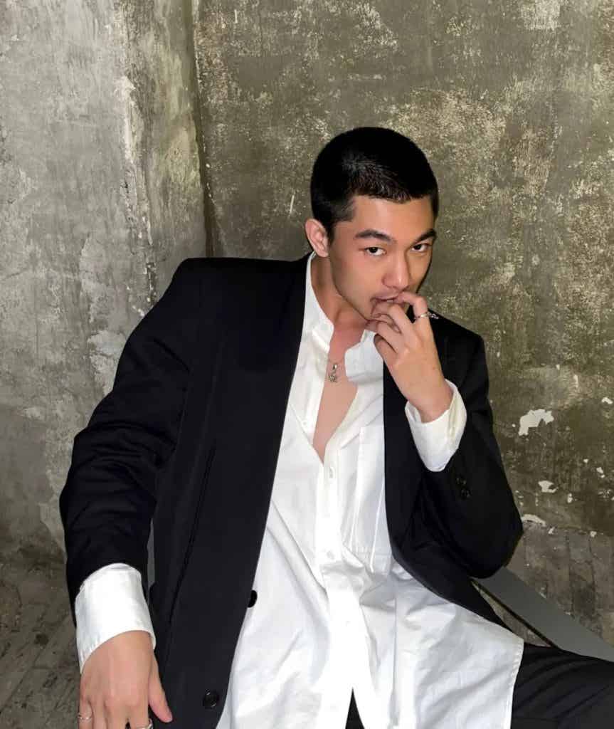 周迅疯 P 儿子性张力太强！寸头痞帅爷们谁不爱？