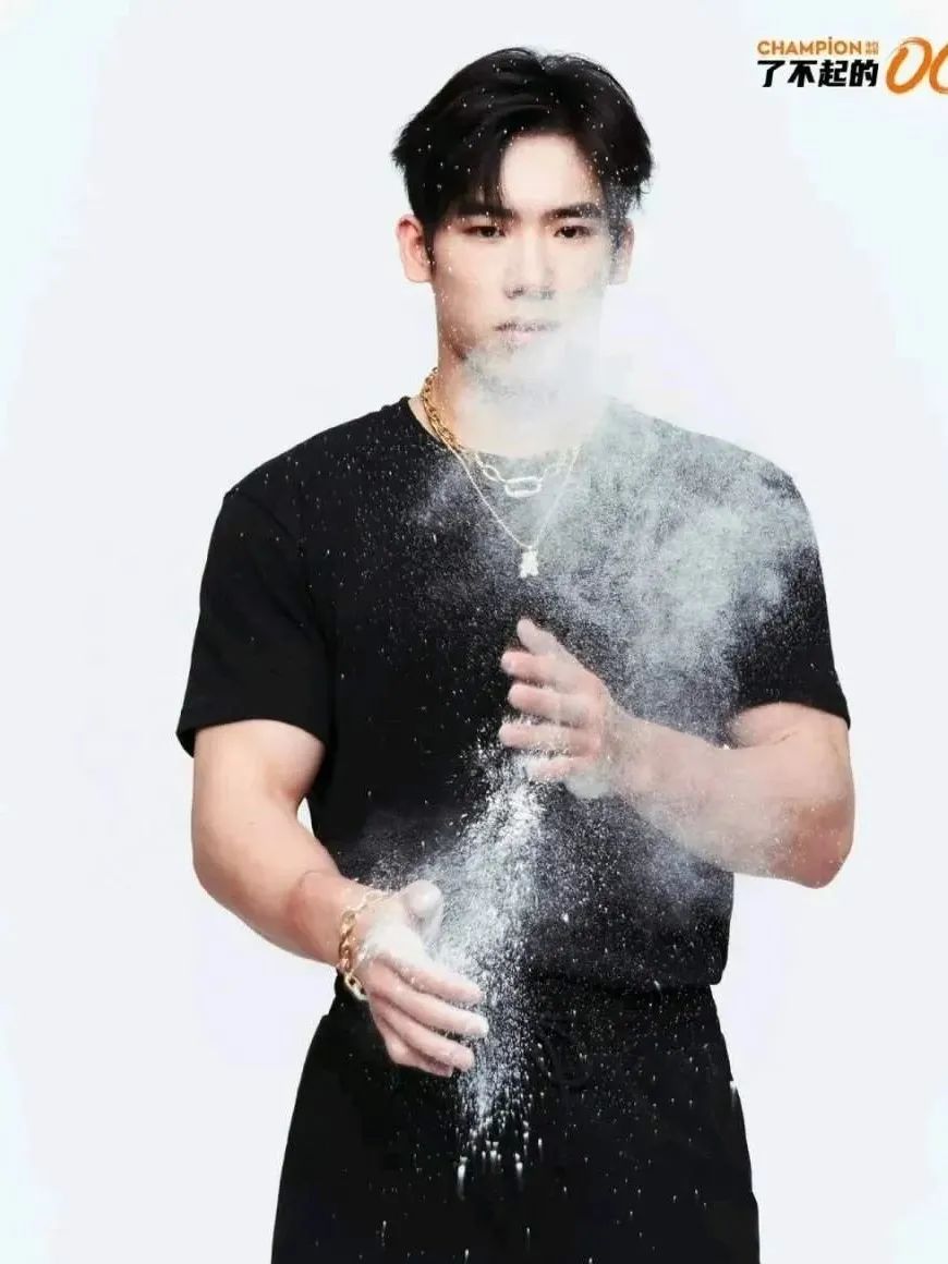 新体操男神，大秀引得网友震撼不已