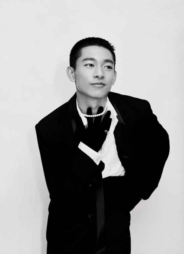 周迅疯 P 儿子性张力太强！寸头痞帅爷们谁不爱？