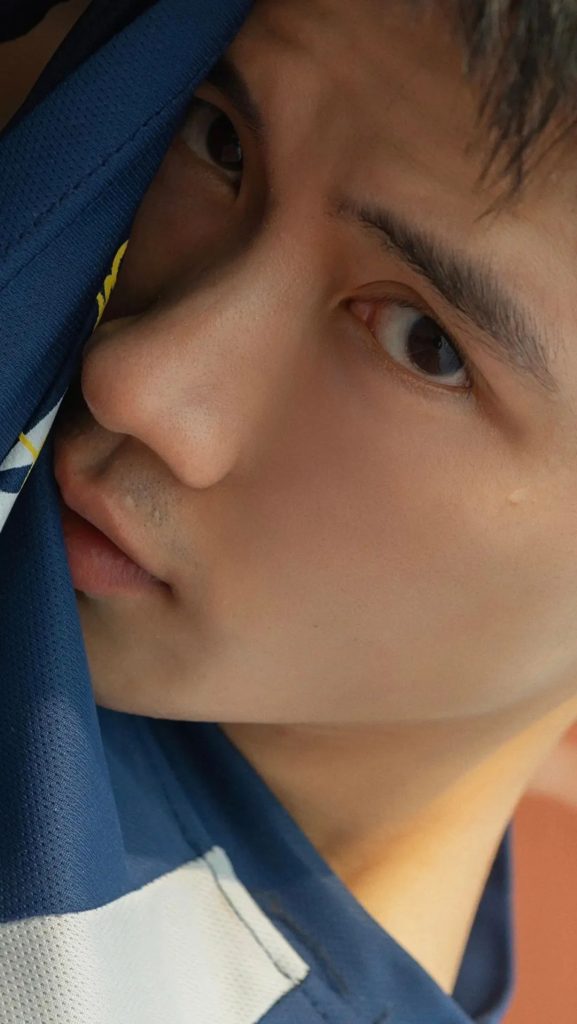 成都的奶狗体育生，这白皮奶油肌太可口了！