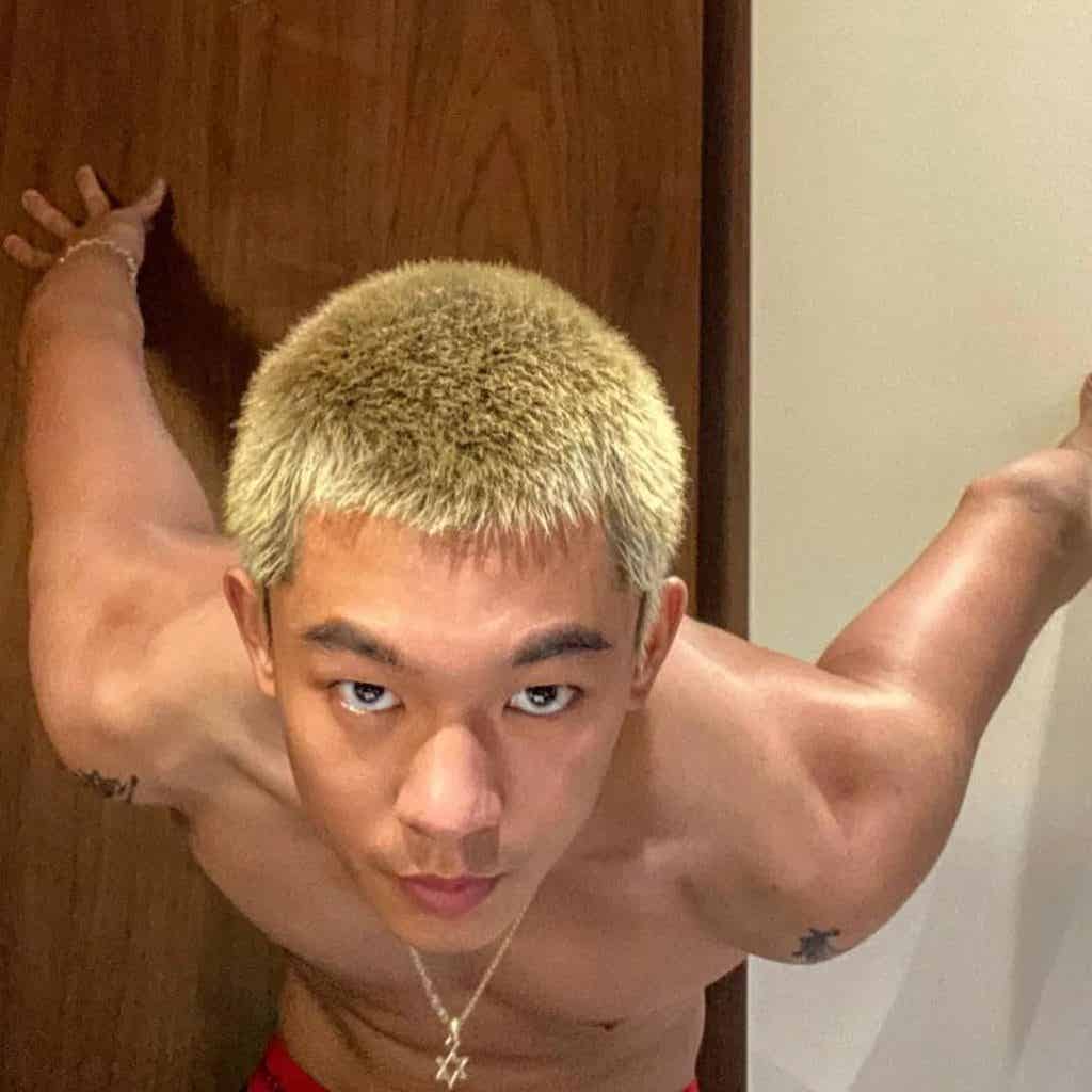 周迅疯 P 儿子性张力太强！寸头痞帅爷们谁不爱？