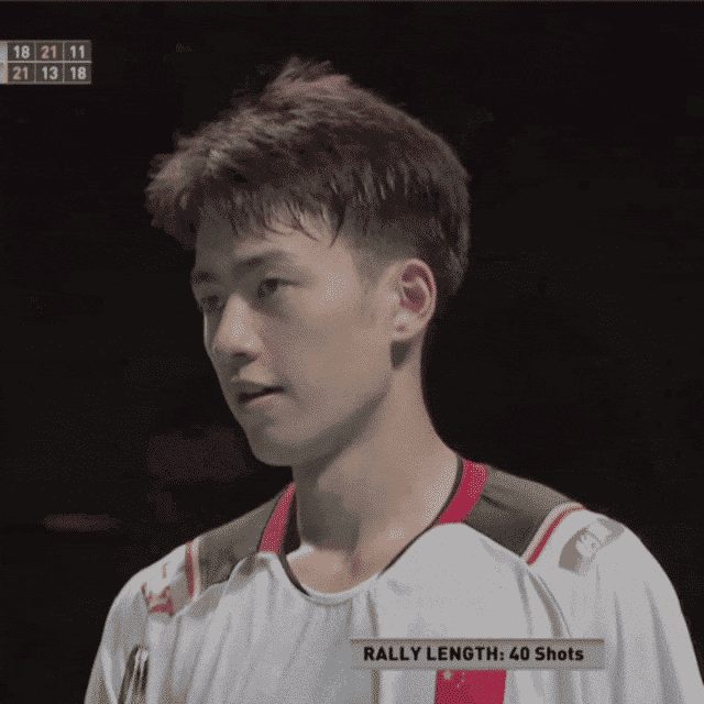 羽毛球男神王昶被队医按地上拉伸,这画面免费能看? 羽毛球男神王昶被队医按地上拉伸,这画面免费能看?