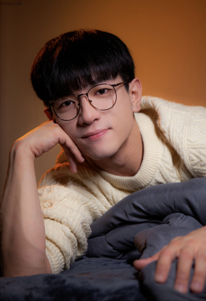 【靓仔图集】青春期间的放题派对 【靓仔图集】青春期间的放题派对