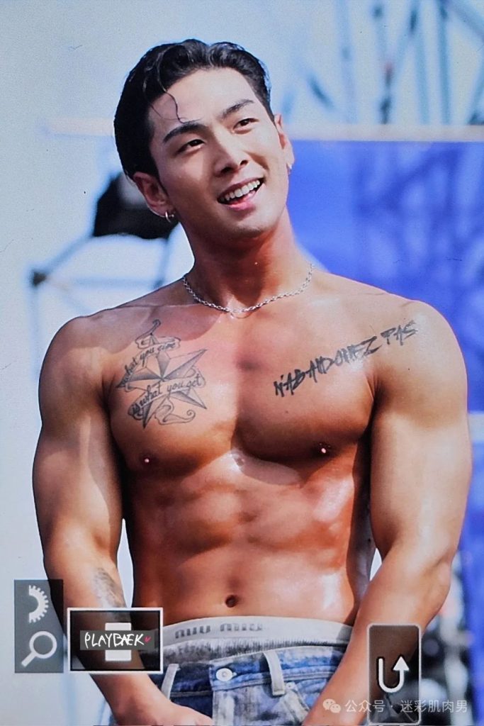 被水枪喷湿透的姜东昊脱衣露内裤边视频,裤子快掉啦!! 被水枪喷湿透的姜东昊脱衣露内裤边视频,裤子快掉啦!!