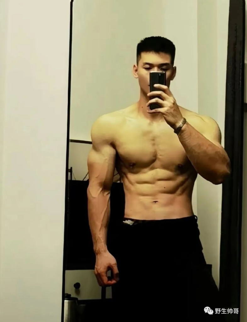 高个子大帅哥，找他当男友太幸福了