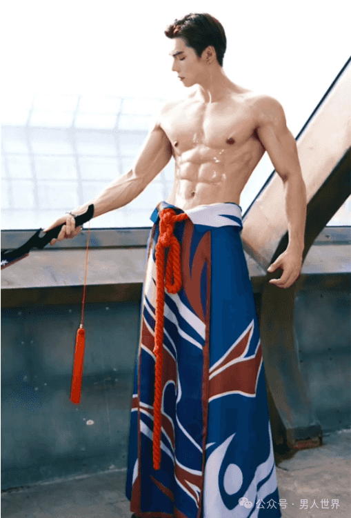 大长腿小哥，身材完美！