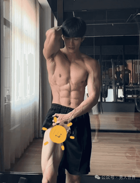 大长腿小哥，身材完美！