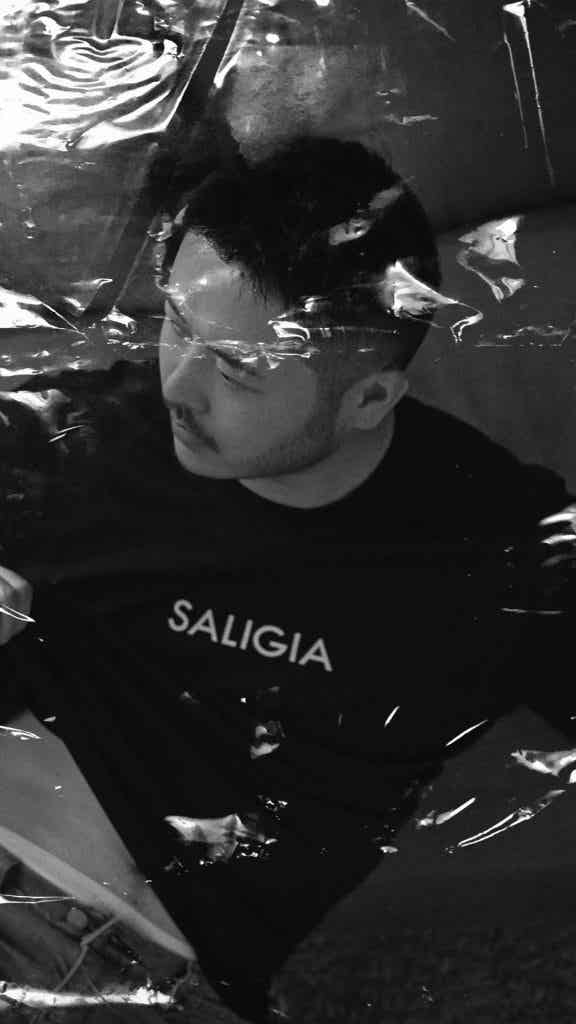 同一件 T 恤和内裤，21 位男生谁穿上会更胜一筹？