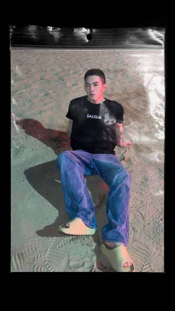 同一件 T 恤和内裤，21 位男生谁穿上会更胜一筹？