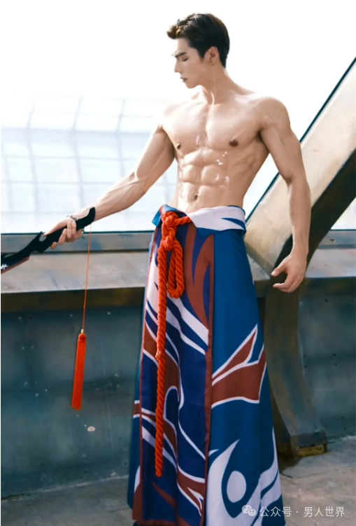 大长腿小哥，身材完美！