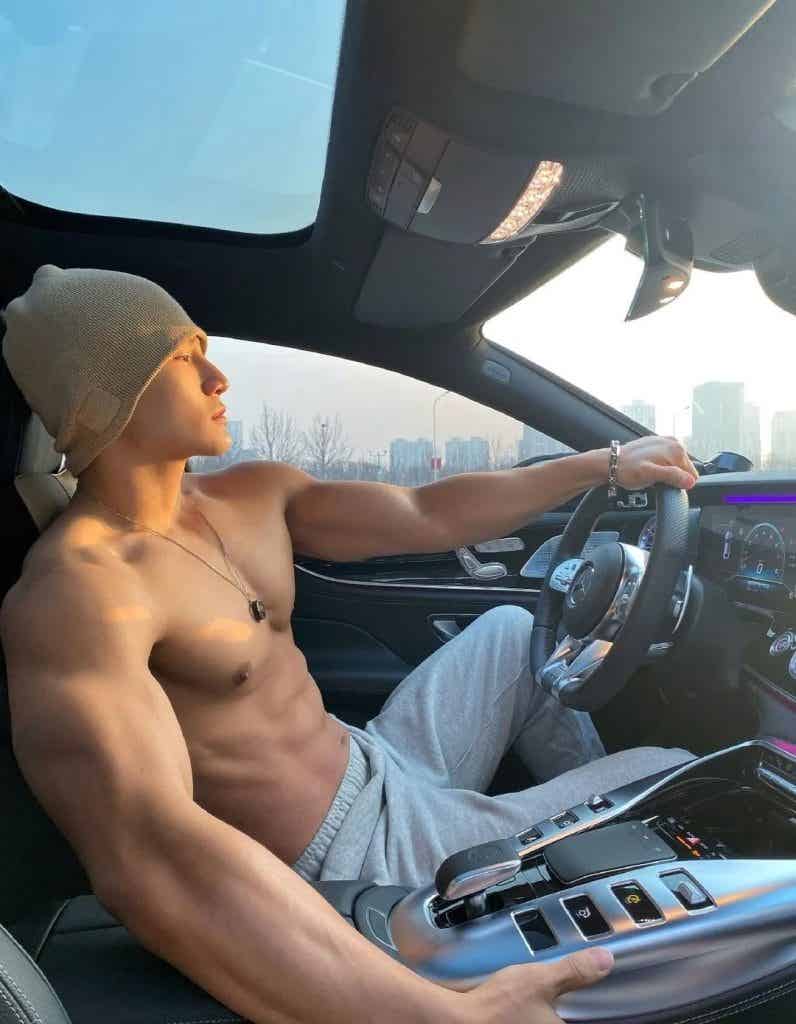 精瘦薄肌小哥哥，全面开启对你的诱惑！