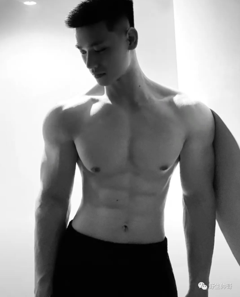 高个子大帅哥，找他当男友太幸福了