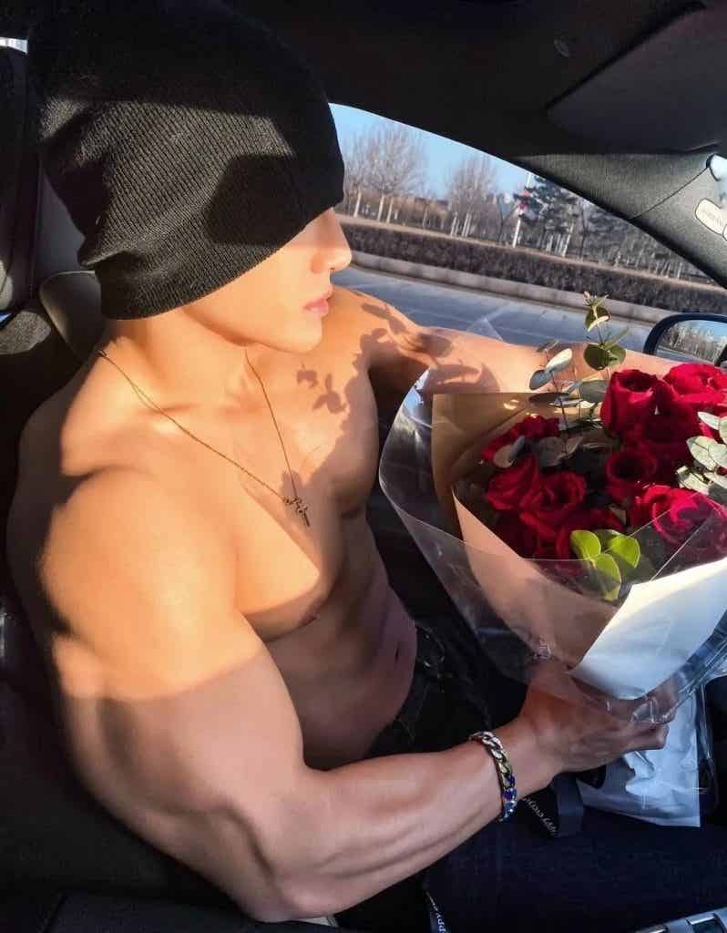 精瘦薄肌小哥哥，全面开启对你的诱惑！