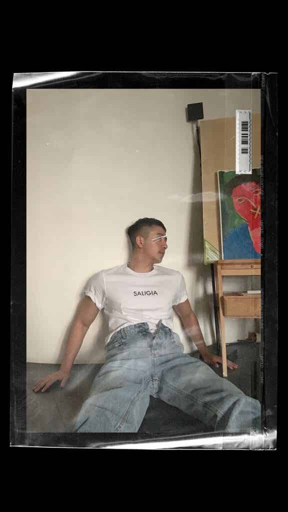 同一件 T 恤和内裤，21 位男生谁穿上会更胜一筹？