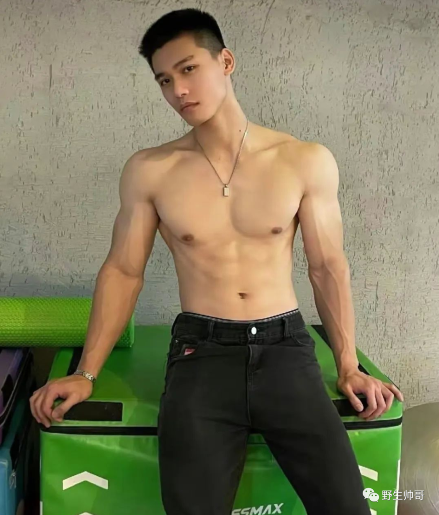 高个子大帅哥，找他当男友太幸福了