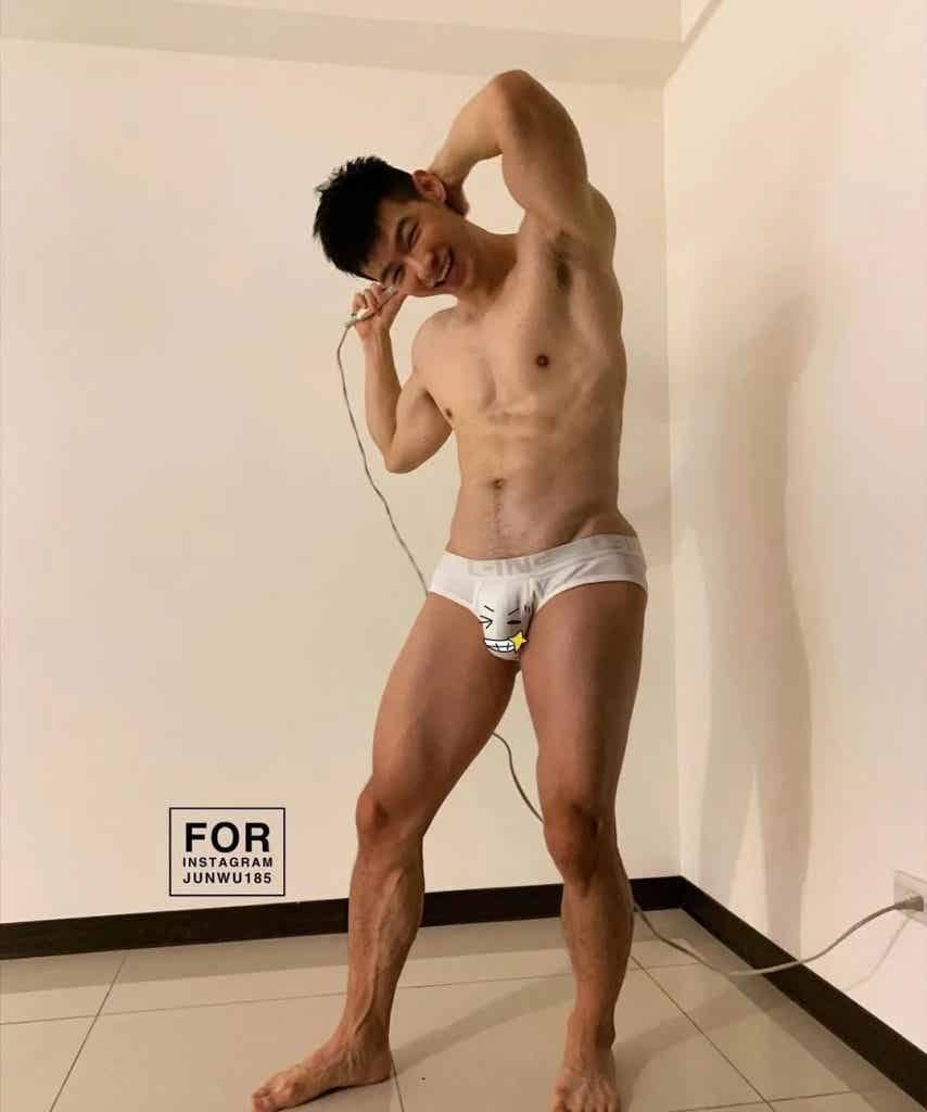 精瘦薄肌小哥哥，全面开启对你的诱惑！