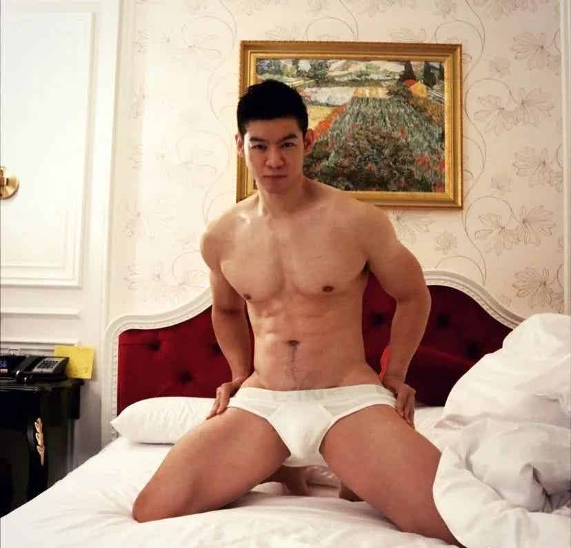 精瘦薄肌小哥哥，全面开启对你的诱惑！