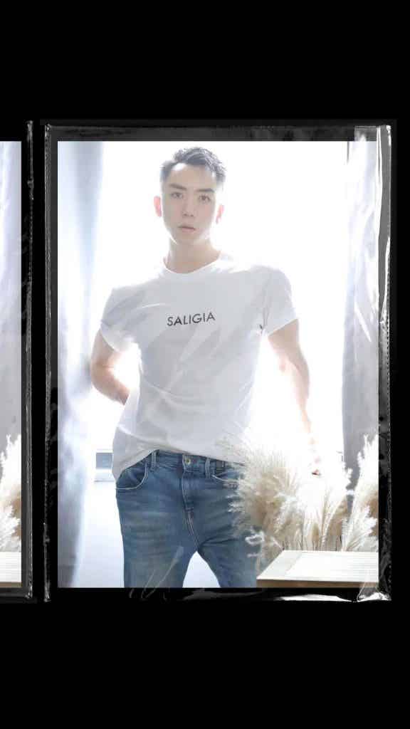 同一件 T 恤和内裤，21 位男生谁穿上会更胜一筹？