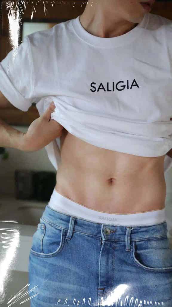 同一件 T 恤和内裤，21 位男生谁穿上会更胜一筹？