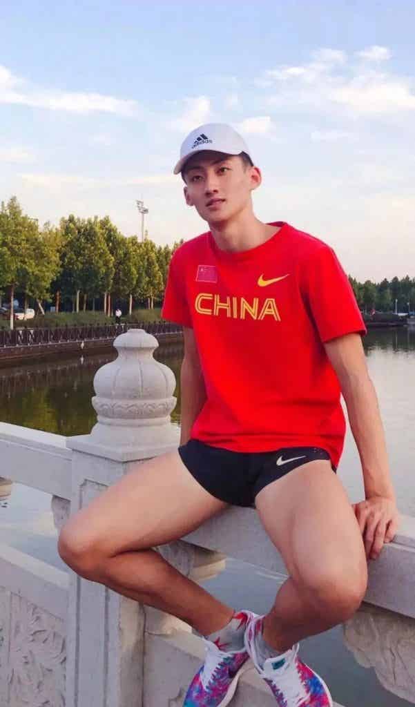 精瘦薄肌小哥哥，全面开启对你的诱惑！