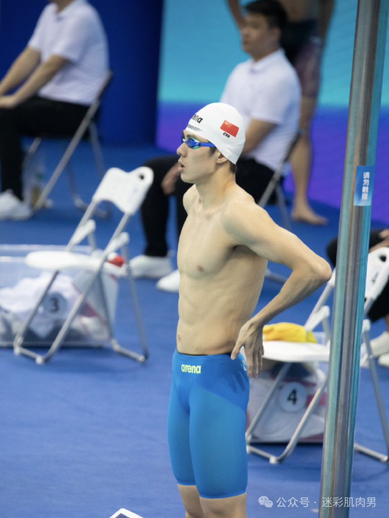 跳水运动员张翼祥居然脱了去拍大片?太长啦超可以! 跳水运动员张翼祥居然脱了去拍大片?太长啦超可以!