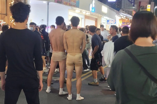 TVB 新晋小生不穿衣服拍戏被赞牺牲太大！网友直呼真的太敢了！