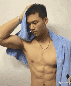 高个子大帅哥，找他当男友太幸福了-潮男潮北