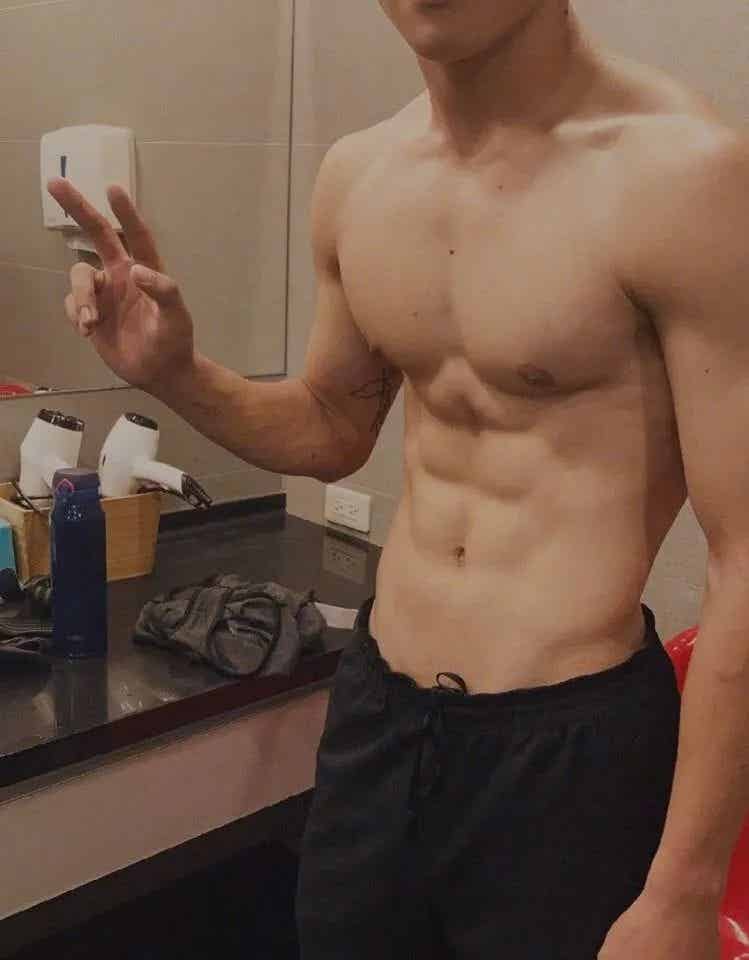 精瘦薄肌小哥哥，全面开启对你的诱惑！