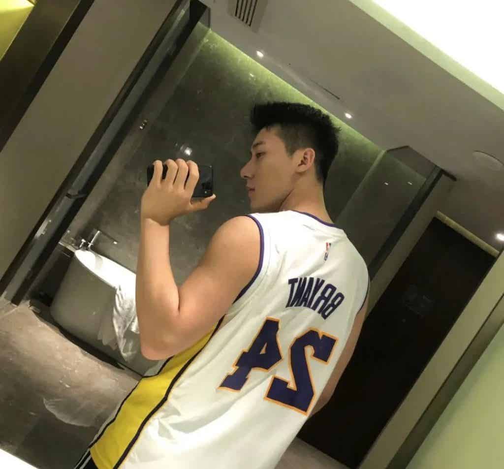 精瘦薄肌小哥哥，全面开启对你的诱惑！